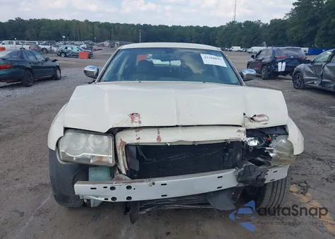 2010 Chrysler 300 Touring z USA, uszkodzony, nr VIN 2C3CA4CD3AH216281